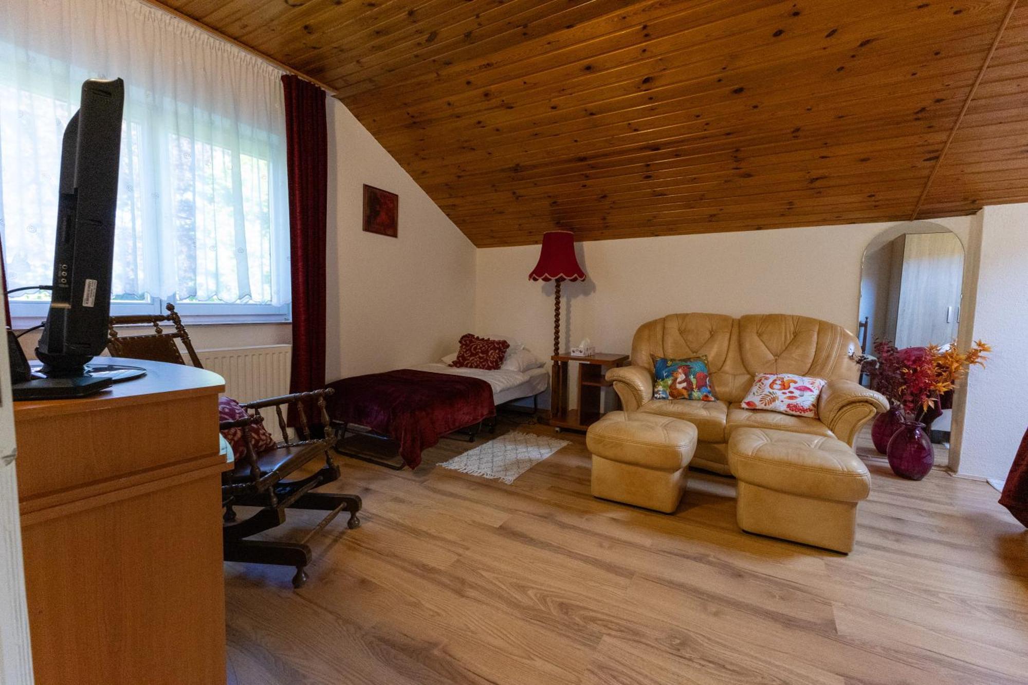 Kismokus Apartman Eger Eksteriør bilde
