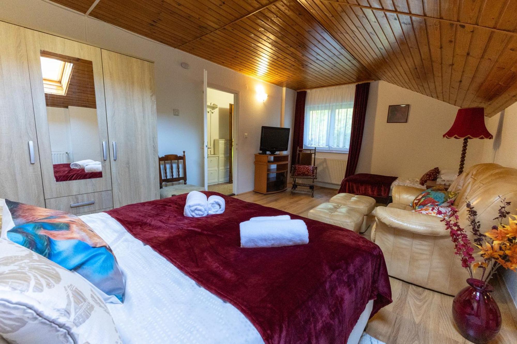 Kismokus Apartman Eger Eksteriør bilde
